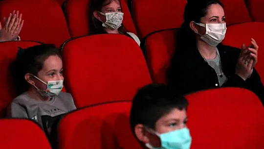 Menteşe Belediye Tiyatrosu Perdelerini Yatağanlı Çocuklar İçin Açtı