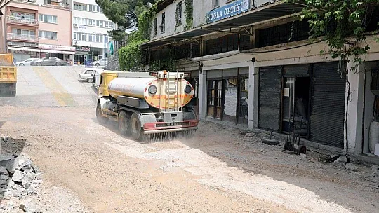 Pazaryeri zemin yenileme çalışmaları devam ediyor
