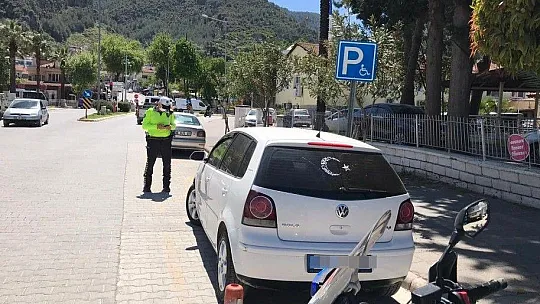 Engelli park yerlerini kullananlara cezai işlem uygulandı 