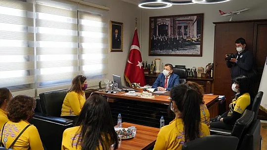 Mor Pedal Kadın Bisiklet Derneği'nden Başkan Tokat'a ziyaret