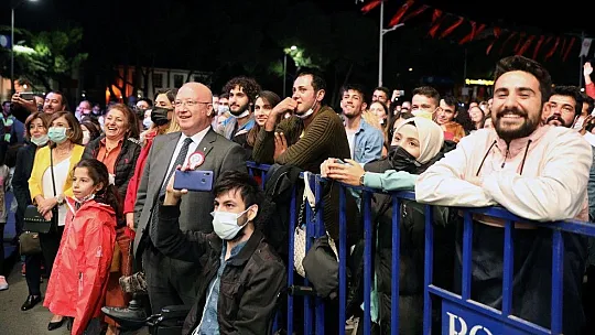 Menteşe, Mahşer-i Cümbüş İle Güldü