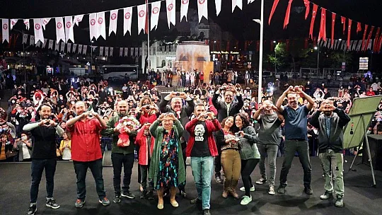 Menteşe, Mahşer-i Cümbüş İle Güldü