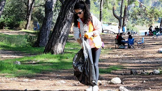 Gökova Körfezi Akbük ve Turnalı'da kıyı temizliği