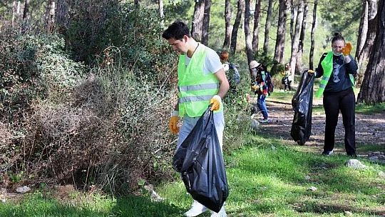 Gökova Körfezi Akbük ve Turnalı'da kıyı temizliği