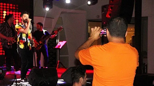 1 yıllık hasret sona erdi Bodrum'da konser özlemi bitti