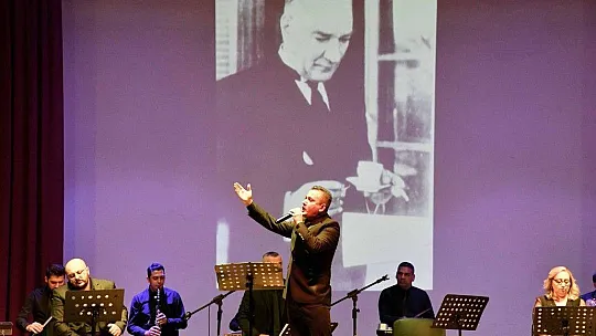 Türküleri Atatürk için Söylediler
