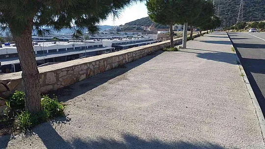 10 metre yükseklikten aşağı düştü