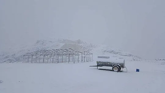 Yaylalar Haziran ayında beyaza büründü 