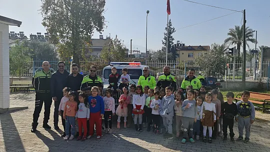 ANADOLU ÖĞRENCİLERİNE POLİSLİK MESLEĞİ TANITILDI