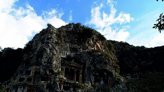 Aminthas Kaya Mezarları 