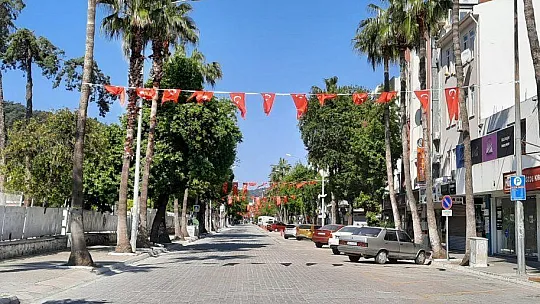 Ölüdeniz Plajlarında Sessizlik Hakim