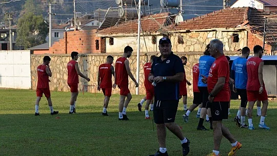 TOROS 'FETHİYESPOR'LA ŞAMPİYONLUK YAŞAMAK İSTİYORUM'