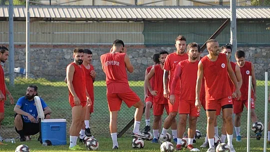 TOROS 'FETHİYESPOR'LA ŞAMPİYONLUK YAŞAMAK İSTİYORUM'