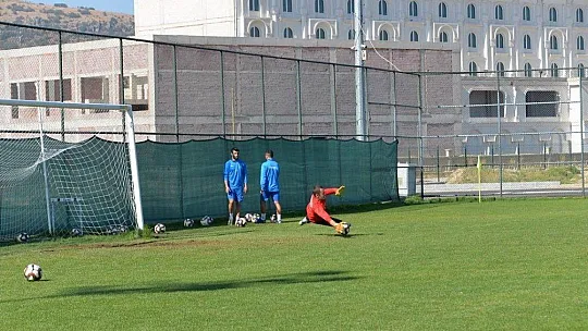 FETHİYESPOR, AFYON'DA TEMPO ARTTIRDI