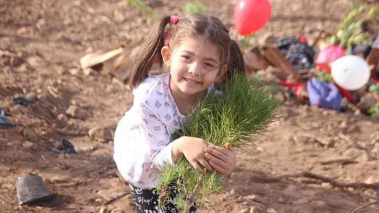 125 bin fidan toprakla buluşturuluyor