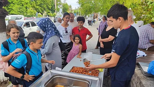 Büyük Kaptan Hayrına Lokma Dağıtıldı