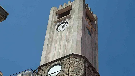 137 YILLIK SAATLİ KULE İLK GÜNKÜ ÖZELLİĞİNİ KORUYOR