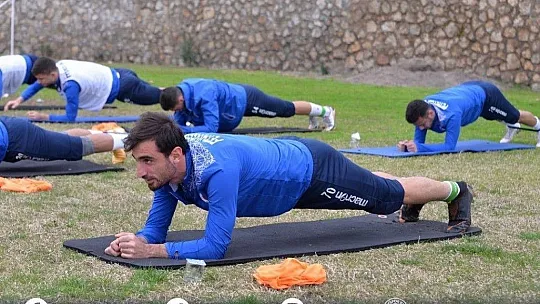 Teknik Direktör Toros sosyal medyadan seslendi,  Şampiyonluğa inanarak hazırlanıyoruz