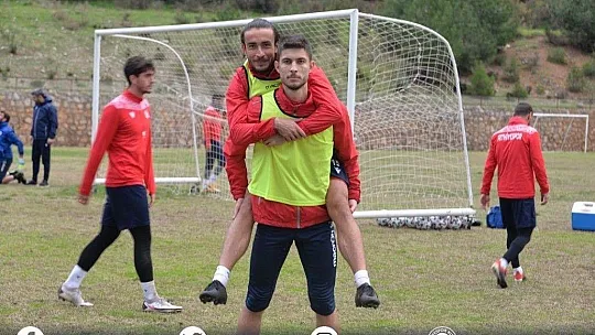 Teknik Direktör Toros sosyal medyadan seslendi,  Şampiyonluğa inanarak hazırlanıyoruz