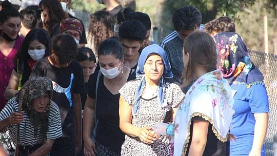 14 yaşındaki Ceyda gözyaşları içerisinde toprağa verildi