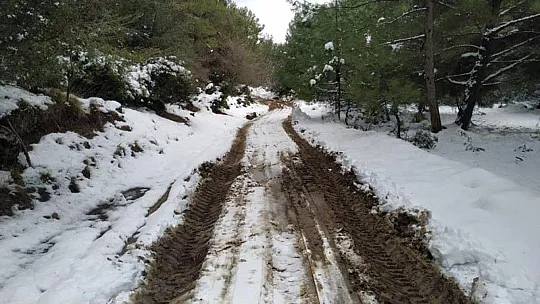 Milas Belediyesi hafta sonu kar mesaisindeydi