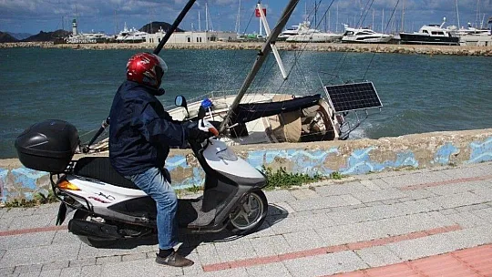 1,5 milyon liralık yelkenli tekne karaya vurdu