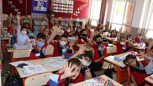 154 bin 532 öğrenci ders başı yaptı