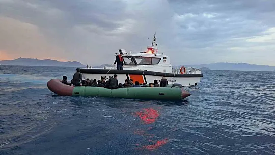 19 düzensiz göçmen kurtarıldı, 27'si yakalandı