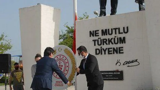 Fethiye'de Sosyal Mesafeli Tören 