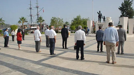 Fethiye'de Sosyal Mesafeli Tören 