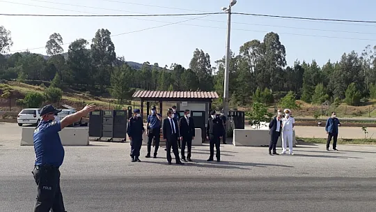 Vali Orhan Tavlı, Fethiye'de Yol Uygulama Noktalarını Ziyaret Ederek, Tedbirleri Yerinde Denetledi