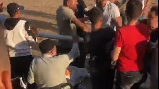 Boğa Güreşinde tekme ve yumruklar havada uçuştu