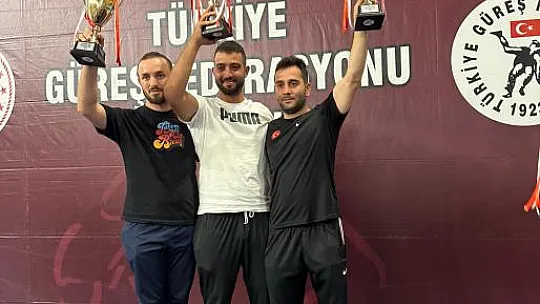 Fethiye'ye 2 altın, 2 bronz madalya ile döndüler 