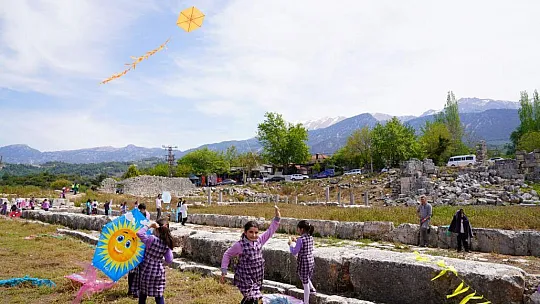 Yüzlerce Uçurtma Tlos Antik Kenti'nde Uçtu