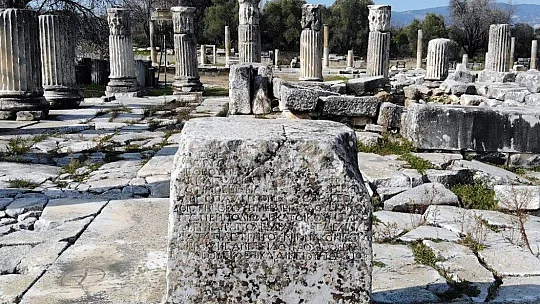 2 bin yıllık sütunlar ayağa kalktı