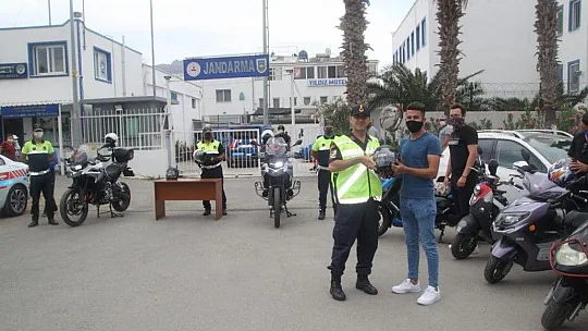 'Jandarma' logolu maske dağıtımı yapıldı