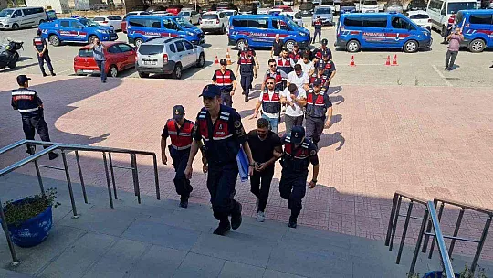 20 YAŞINDAKİ GENCİ KAN DAVASI YÜZÜNDEN ÖLDÜRMÜŞLER