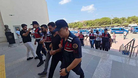 20 YAŞINDAKİ GENCİ KAN DAVASI YÜZÜNDEN ÖLDÜRMÜŞLER