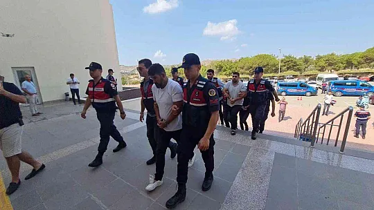 20 YAŞINDAKİ GENCİ KAN DAVASI YÜZÜNDEN ÖLDÜRMÜŞLER