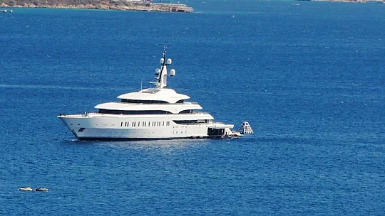 200 milyon dolarlık yatıyla Bodrum'a demir atı