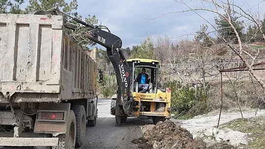 Seydikemer'de Yollar Bakım ve Onarımdan Geçiyor