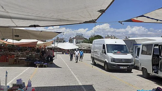 Pazar sakin geçti