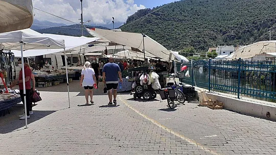 Pazar sakin geçti