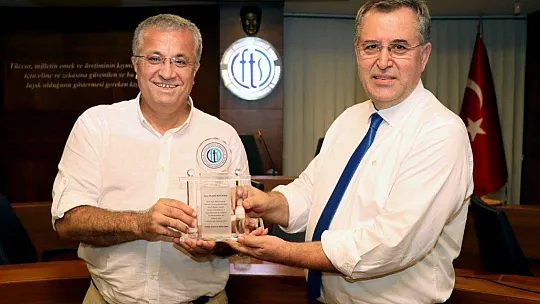 FTSO MECLİS ÜYESİ VE MESLEK KOMİTESİ BAŞKANLARINA TEŞEKKÜR PLAKETİ