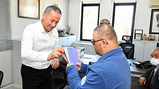 Makamını, Down Sendromlu Niyazi'ye bıraktı