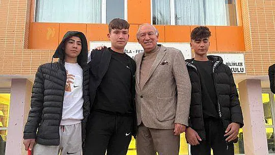 MİLLETVEKİLİ DEMİR FETHİYELİ GENÇLERLE BULUŞTU