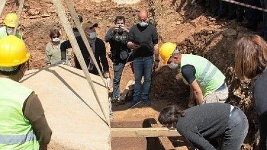 2400 yıl sonra lahit mezar gün yüzüne çıktı