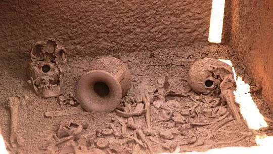 2400 yıl sonra lahit mezar gün yüzüne çıktı