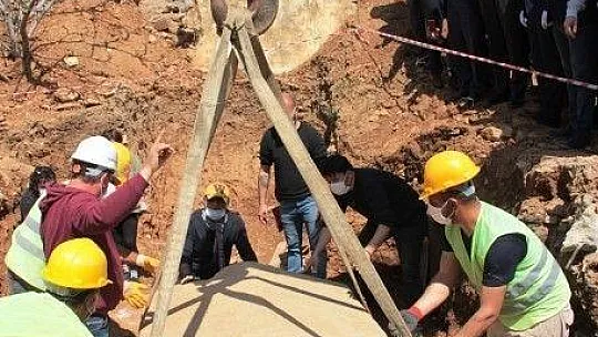 2400 yıl sonra lahit mezar gün yüzüne çıktı