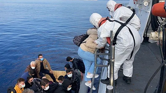 25 düzensiz göçmen kurtarıldı